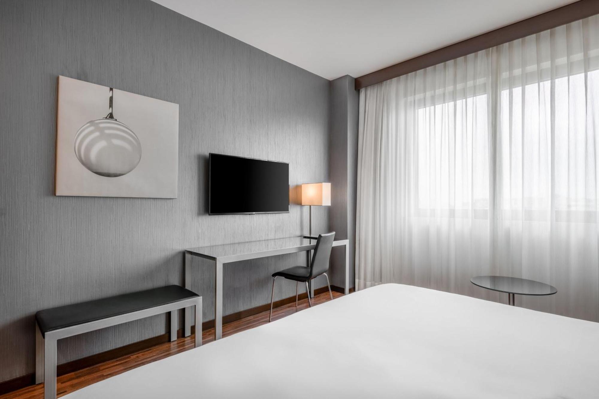 Ac Hotel Brescia By Marriott Bagian luar foto