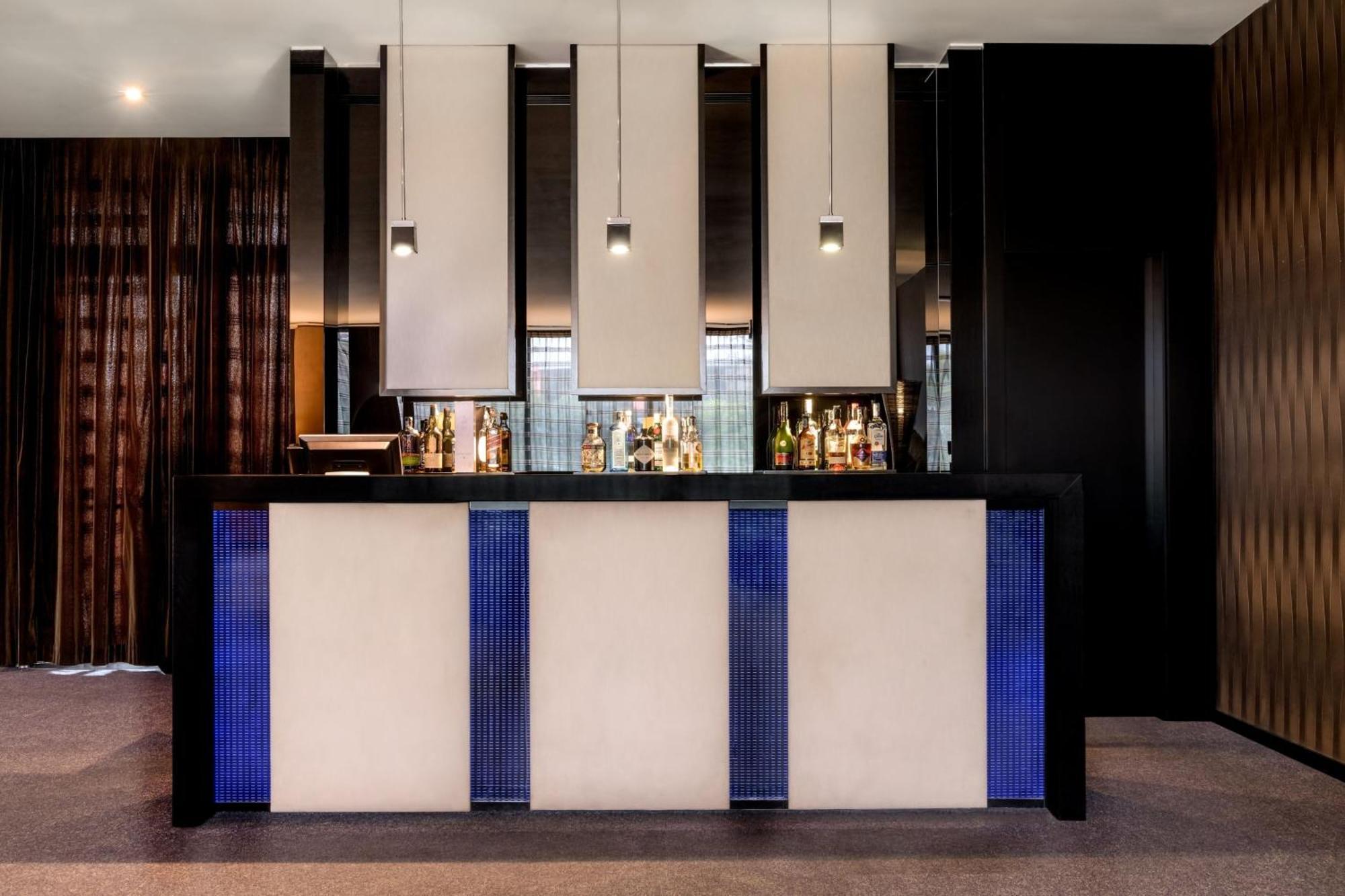 Ac Hotel Brescia By Marriott Bagian luar foto