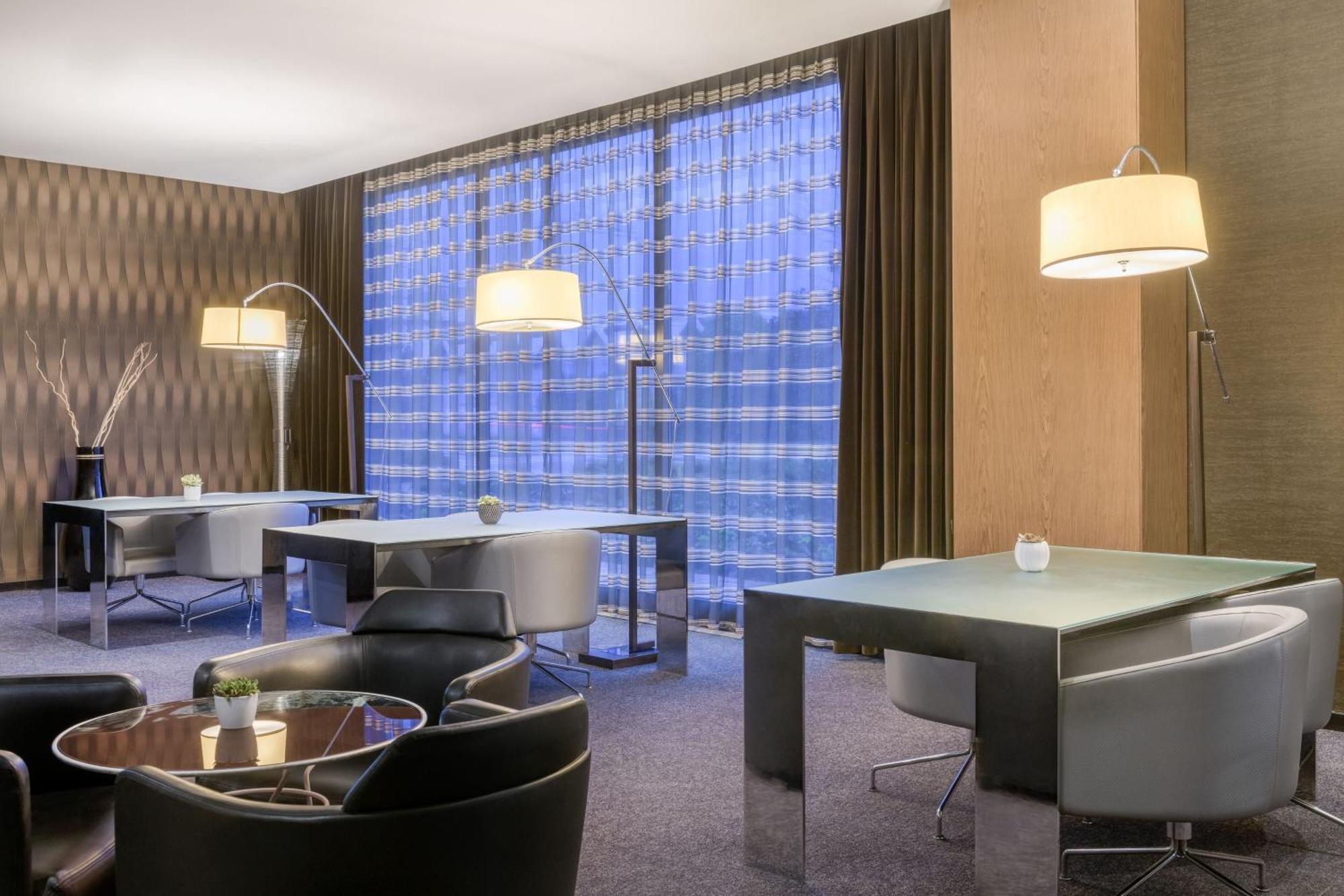 Ac Hotel Brescia By Marriott Bagian luar foto