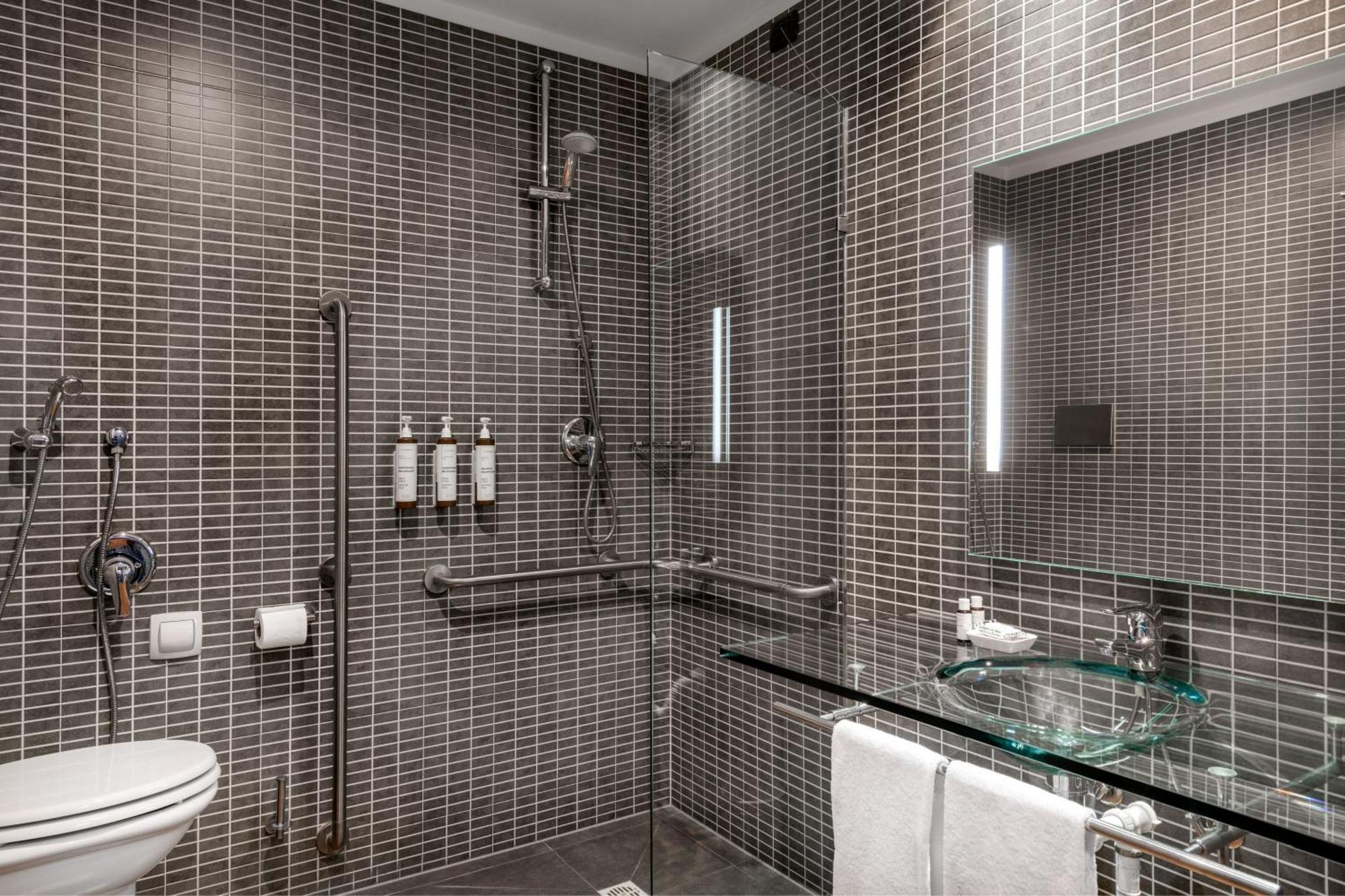 Ac Hotel Brescia By Marriott Bagian luar foto