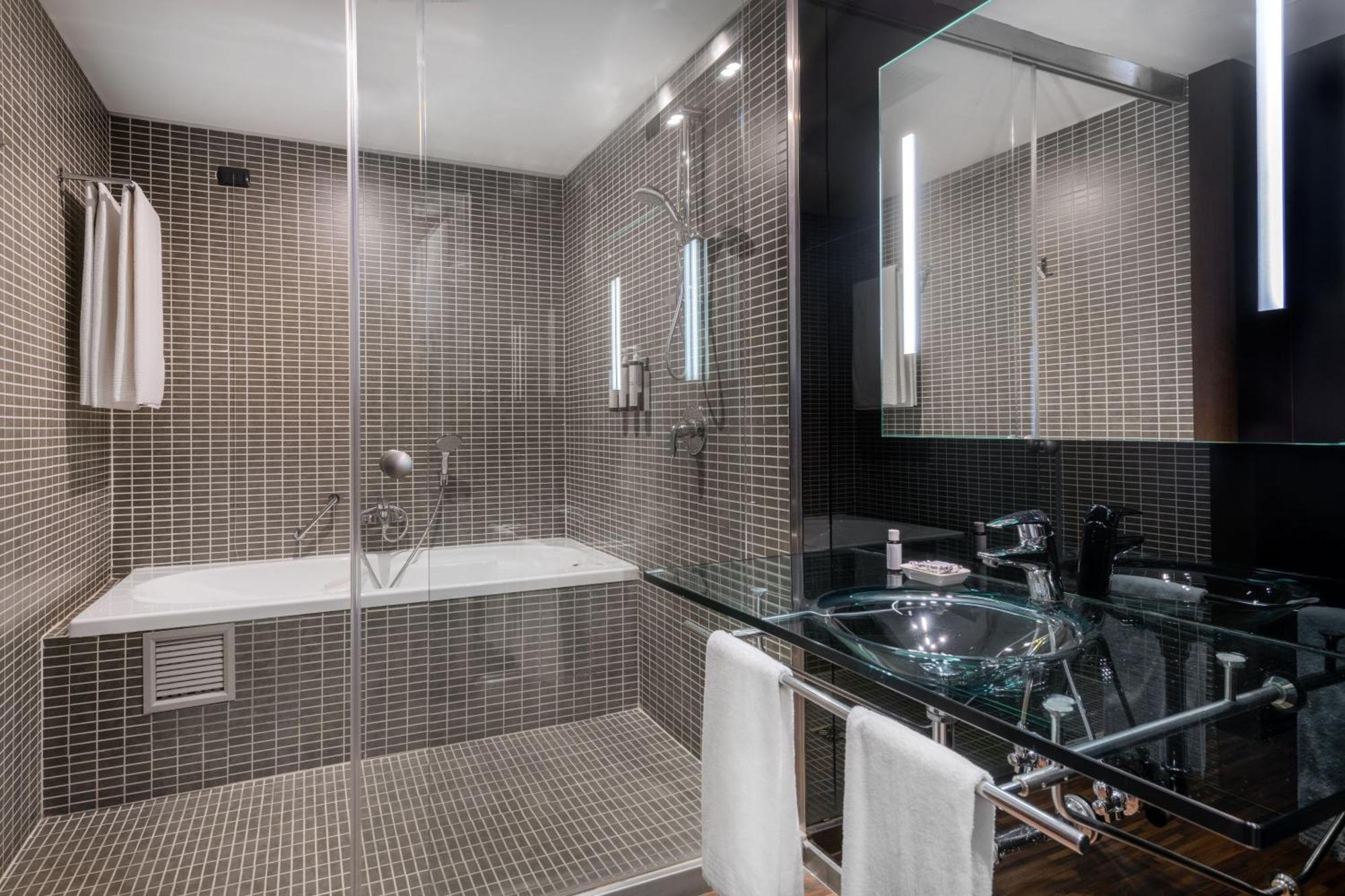 Ac Hotel Brescia By Marriott Bagian luar foto