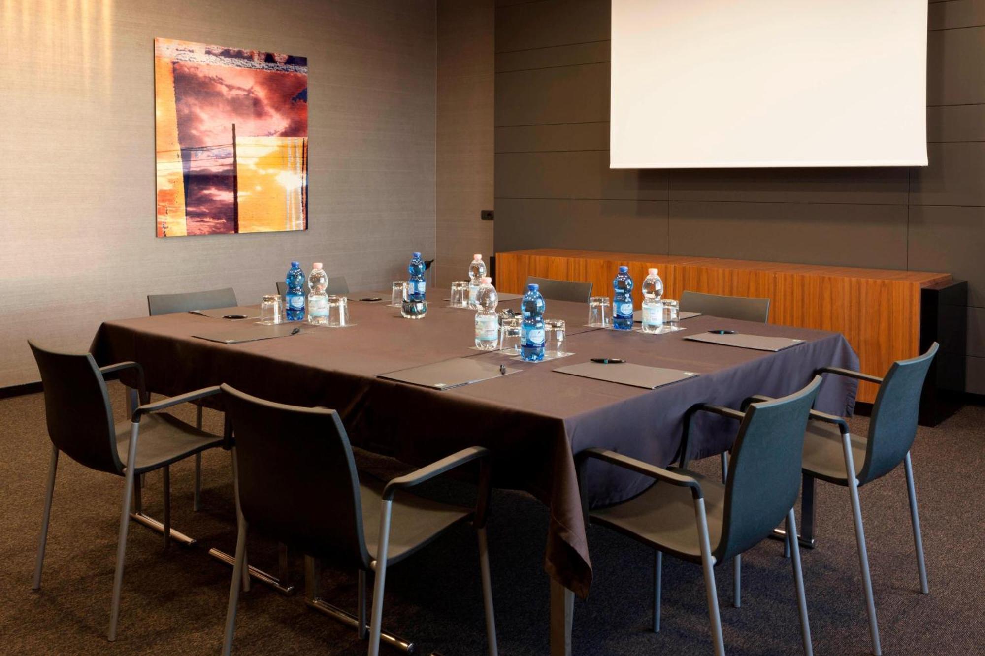 Ac Hotel Brescia By Marriott Bagian luar foto