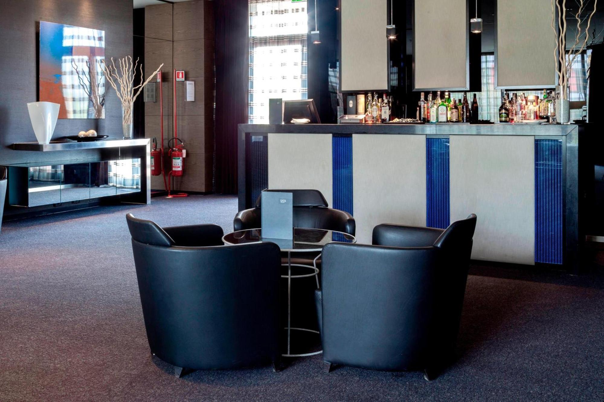 Ac Hotel Brescia By Marriott Bagian luar foto